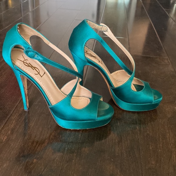 Yves Saint Laurent | Tribute Cross Front Satin Heel - Picture 5 of 9
